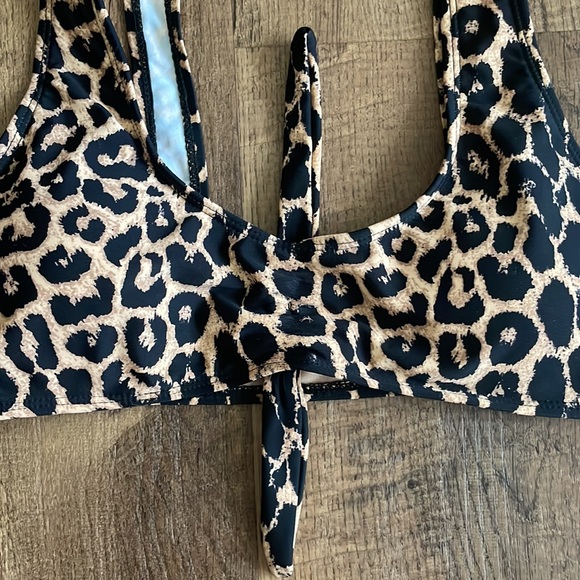 Cheeta Bikini top (size M) with front tie Cabana del Sol lightly padded - Picture 4 of 6